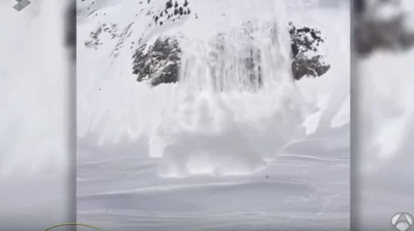 Σοκαριστικό βίντεο: Χιονοστιβάδα «καταπίνει» σκιέρ στα Πυρηναία